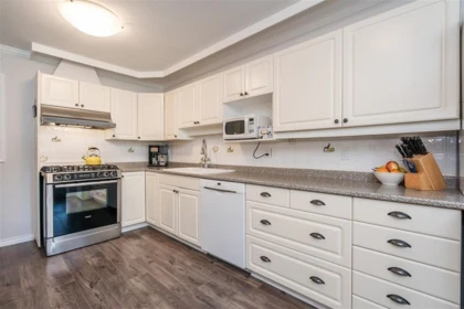 Breakfast Nook Photo of 5529 5531 Maple Crescent, Delta, BC