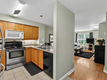 Dining Area Photo of 308 38 Seventh Avenue, New Westminster, BC