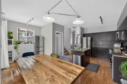 Kitchen Photo of 102 6575 192 Street, Surrey, BC