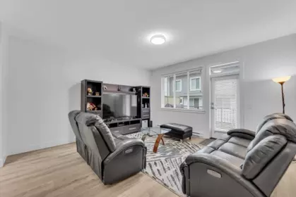 Kitchen Photo of 35 9718 161a Street, Surrey, BC