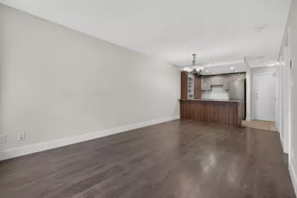 Walk-In Closet Photo of 410 1088 Richards Street, Vancouver, BC