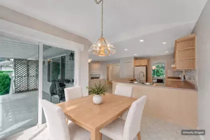 Breakfast Nook Photo of 23890 114a Avenue, Maple Ridge, BC