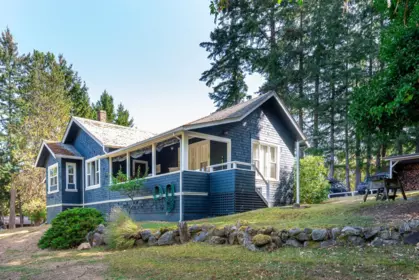 Living Room Photo of 443 Fernhill Road, Mayne Island, BC