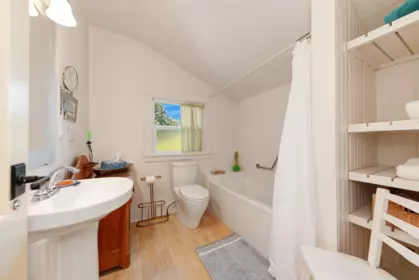 Powder Room Photo of 443 Fernhill Road, Mayne Island, BC