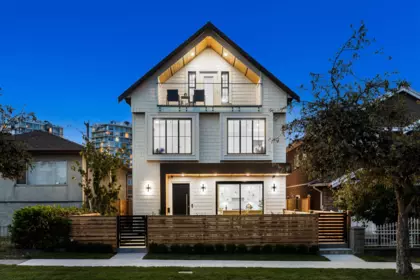 1 2211 Mannering Avenue, Vancouver, BC, Vancouver — Half Duplex for sale