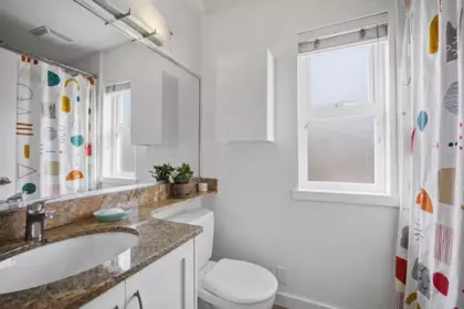 Mudroom Photo of 6 1642 E Georgia Street, Vancouver, BC