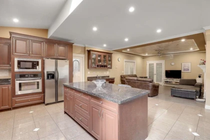 Guest Bathroom Photo of 14078 68 Avenue, Surrey, BC
