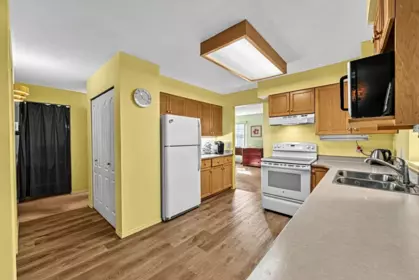 Breakfast Nook Photo of 132 14861 98 Avenue, Surrey, BC