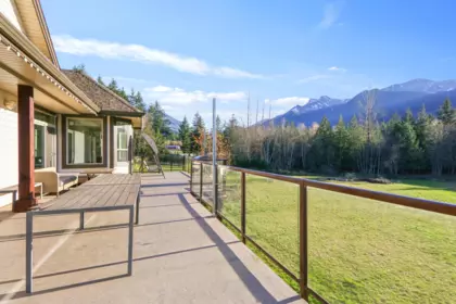 Breakfast Nook Photo of 4601 Bench Road, Chilliwack, BC