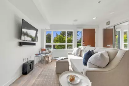 Living Room Photo of 357 E 16th Avenue, Vancouver, BC