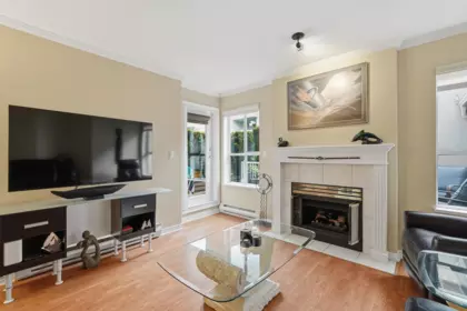 Living Room Photo of 15272 20 Avenue, Surrey, BC