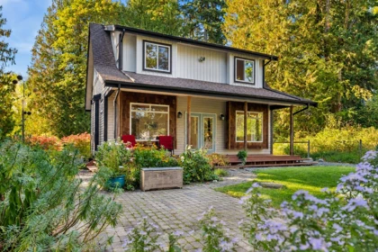 Living Room Photo of 12121 264 Street, Maple Ridge, BC