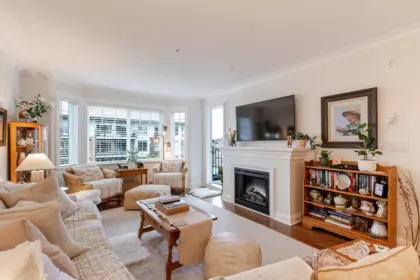 Basement Recreation Room Photo of 305 15389 Roper Avenue, White Rock, BC