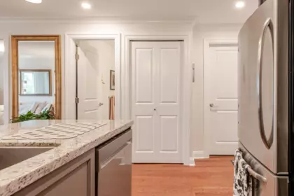 Breakfast Nook Photo of 305 15389 Roper Avenue, White Rock, BC