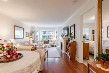 Office / Den Photo of 305 15389 Roper Avenue, White Rock, BC