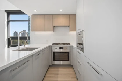 1408 6608 Sussex Avenue, Burnaby, BC, Burnaby — Apartment/Condo for sale