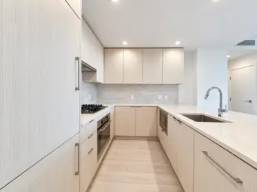401 5051 Imperial Street, Burnaby, BC, Burnaby — Apartment/Condo for sale