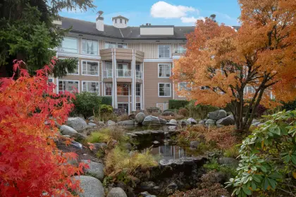 428 3629 Deercrest Drive, North Vancouver, BC, North vancouver — Apartment/Condo for sale
