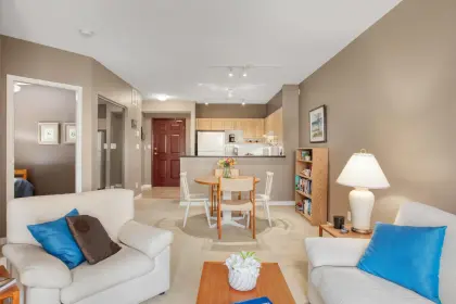 428 3629 Deercrest Drive, North Vancouver, BC, North vancouver — Apartment/Condo for sale