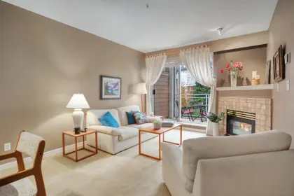428 3629 Deercrest Drive, North Vancouver, BC, North vancouver — Apartment/Condo for sale