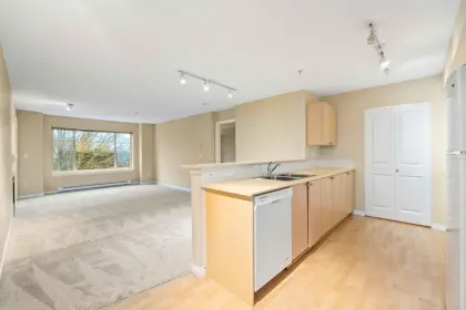 204 2151 151a Street, Surrey, BC, Surrey — Apartment/Condo for sale