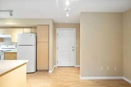 204 2151 151a Street, Surrey, BC, Surrey — Apartment/Condo for sale