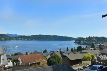 644 Gibsons Way, Gibsons, BC, Gibsons — Single Family Residence for sale