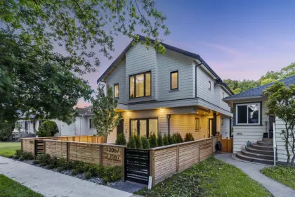 2067 E 44th Avenue, Vancouver, BC, Vancouver — Half Duplex for sale