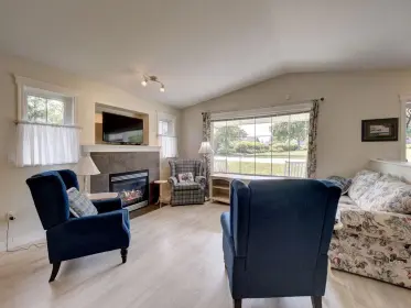 5712 Louise Way, Sechelt, BC, Sechelt — Single Family Residence for sale