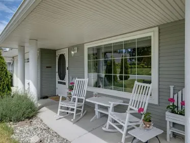 5712 Louise Way, Sechelt, BC, Sechelt — Single Family Residence for sale