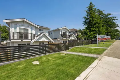 1 4675 Canada Way, Burnaby, BC, Burnaby — Half Duplex for sale