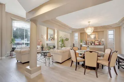 13075 74 Avenue, Surrey, BC, Surrey — Single Family Residence for sale