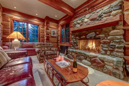 3561 Falcon Crescent, Whistler, BC, Whistler — Single Family Residence for sale