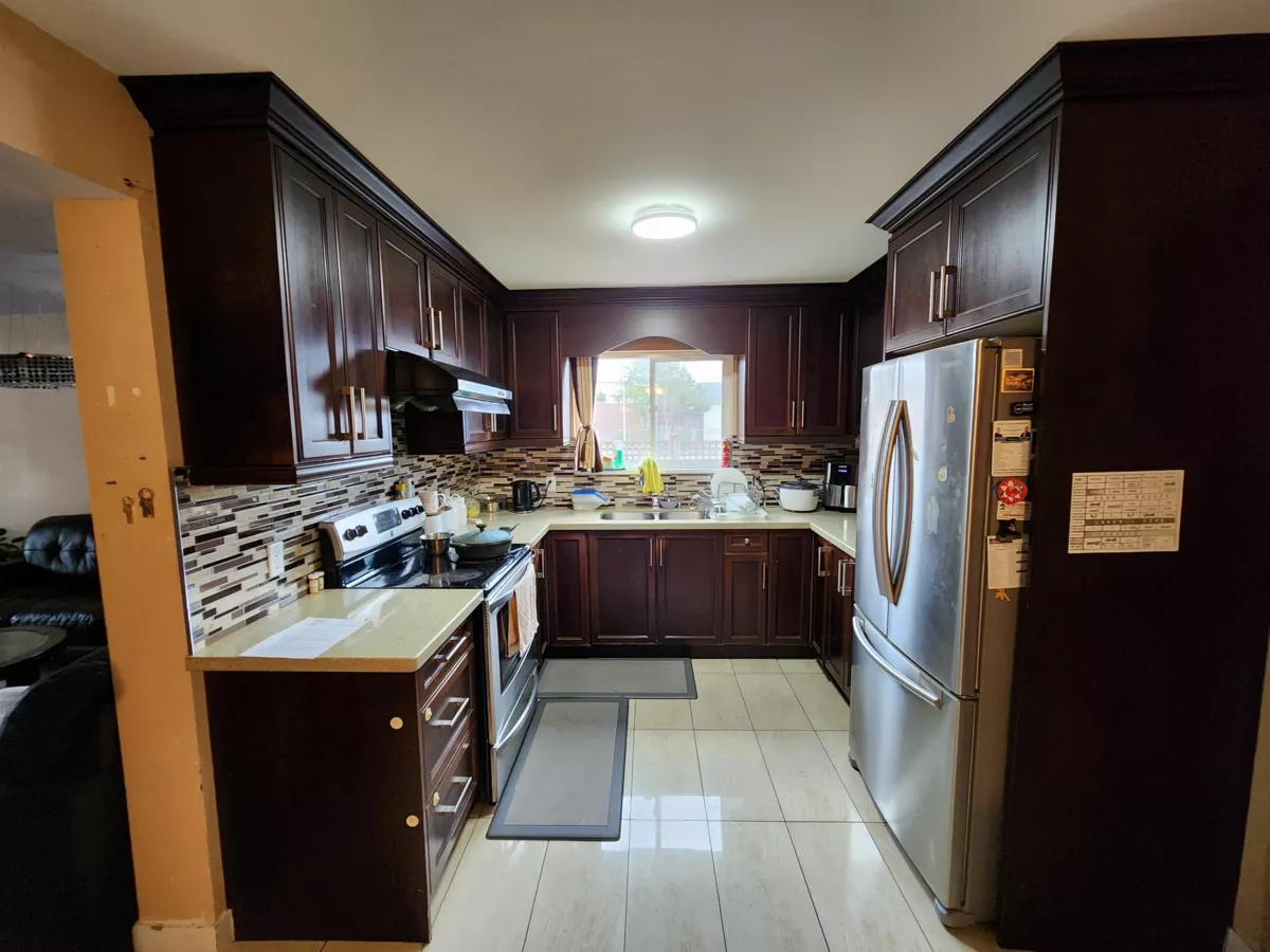 Family Room Photo of 13464 69 Avenue, Surrey, BC