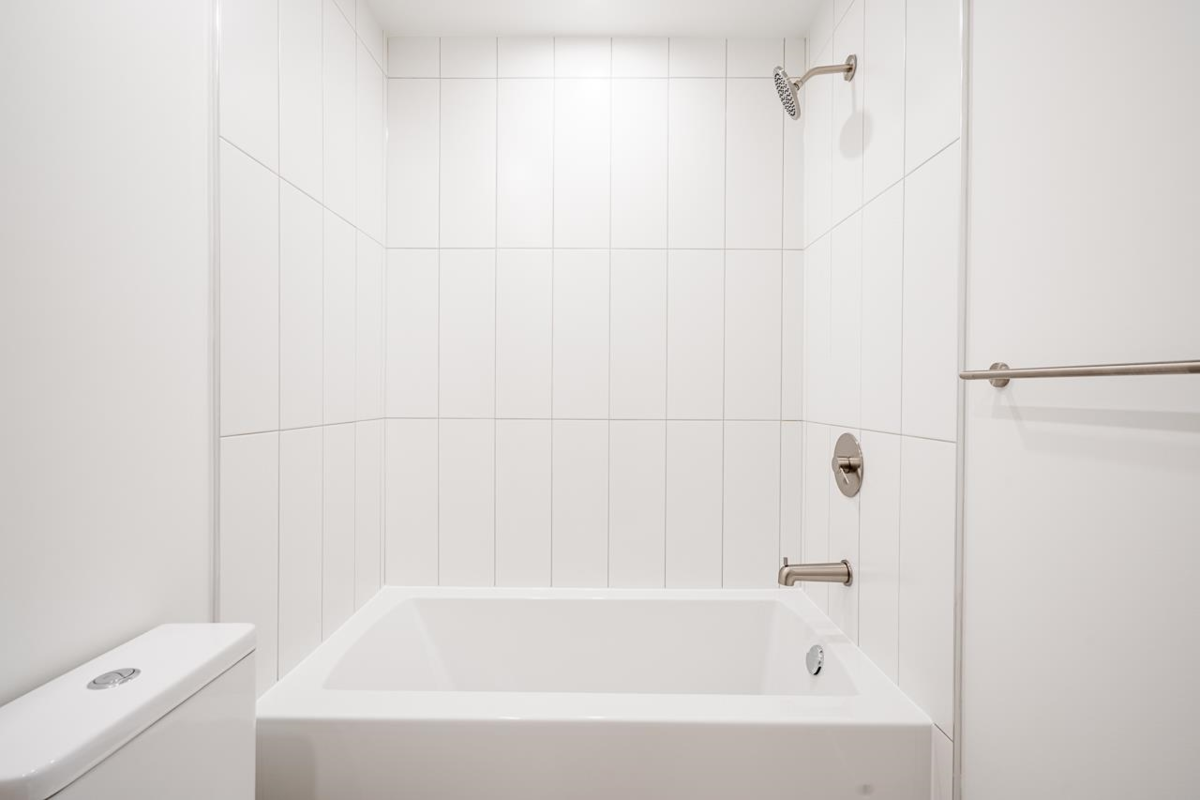 Entry Foyer Photo of 403 3596 Malsum Drive, North Vancouver, BC