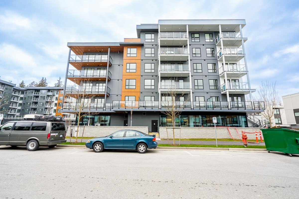 Living Room Photo of 403 3596 Malsum Drive, North Vancouver, BC