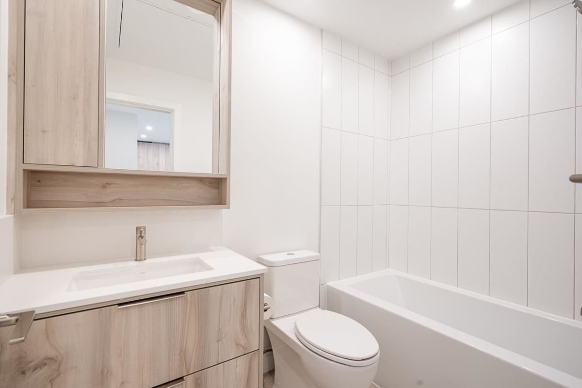 Mudroom Photo of 403 3596 Malsum Drive, North Vancouver, BC