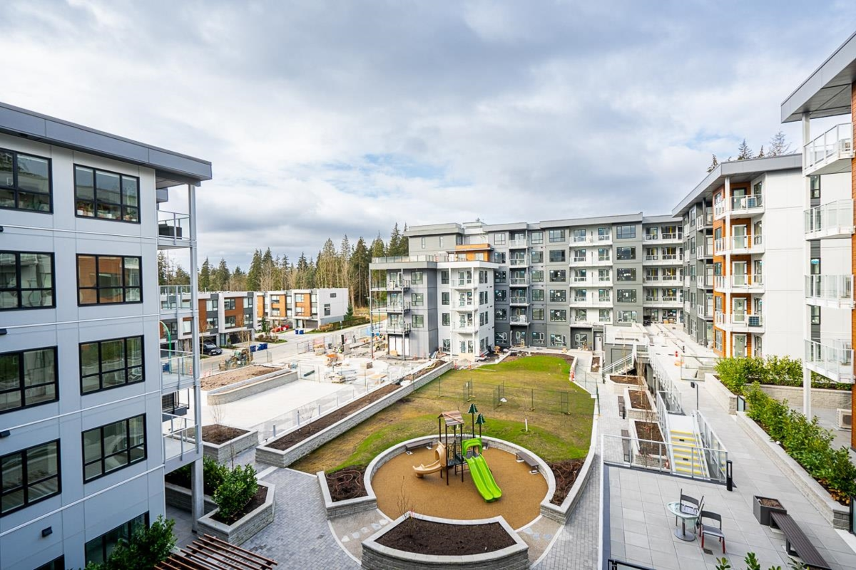 Outdoor Deck Photo of 403 3596 Malsum Drive, North Vancouver, BC