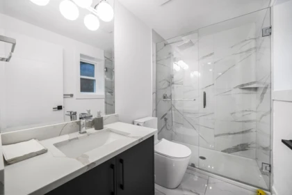 15908 Russell Avenue, White Rock, BC, White Rock — Single Family Residence for sale
