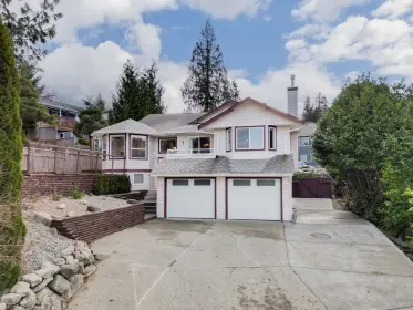 5816 Heron Place, Sechelt, BC, Sechelt — Single Family Residence for sale