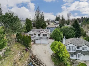 5816 Heron Place, Sechelt, BC, Sechelt — Single Family Residence for sale