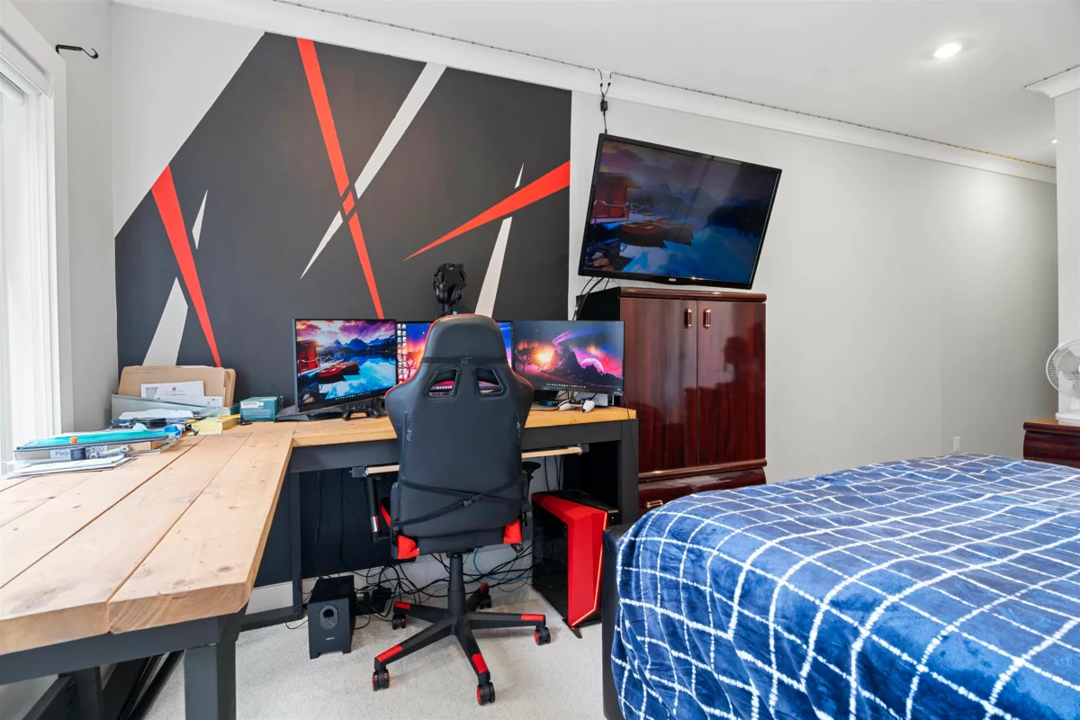 Basement Recreation Room Photo of 7615 148 Street, Surrey, BC