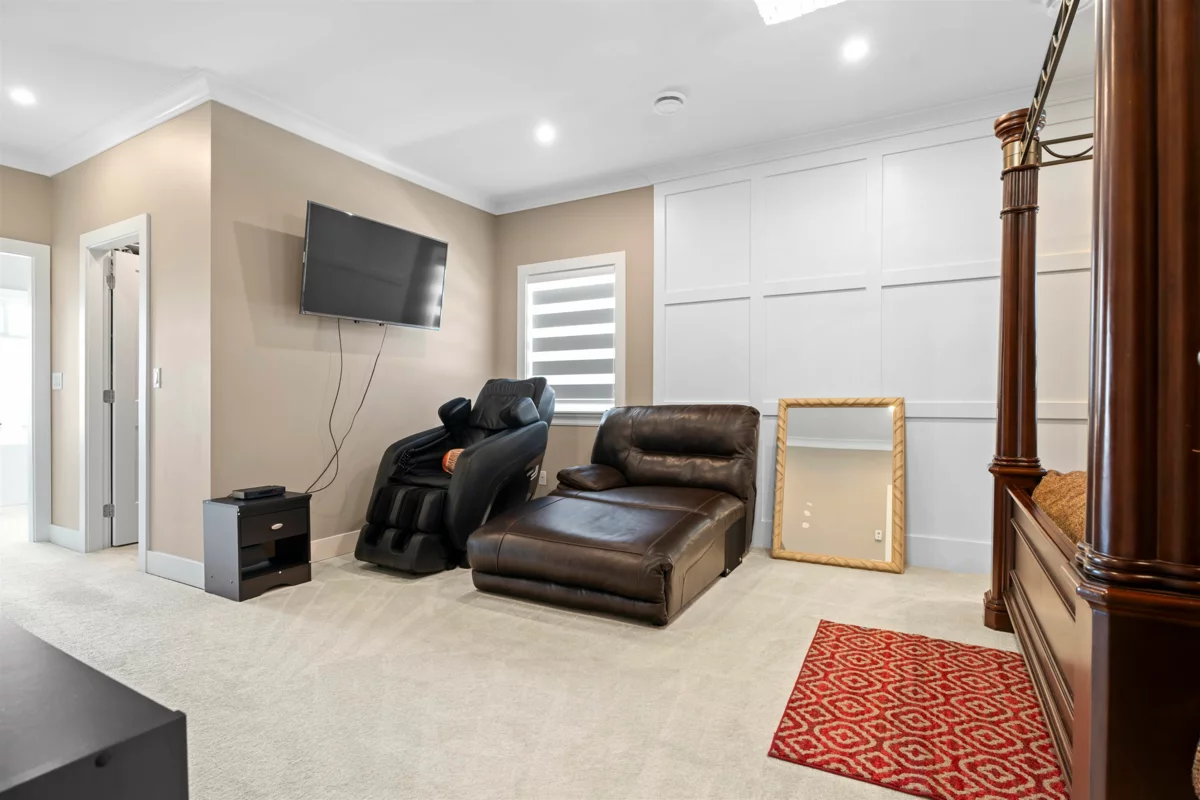 Guest Bathroom Photo of 7615 148 Street, Surrey, BC