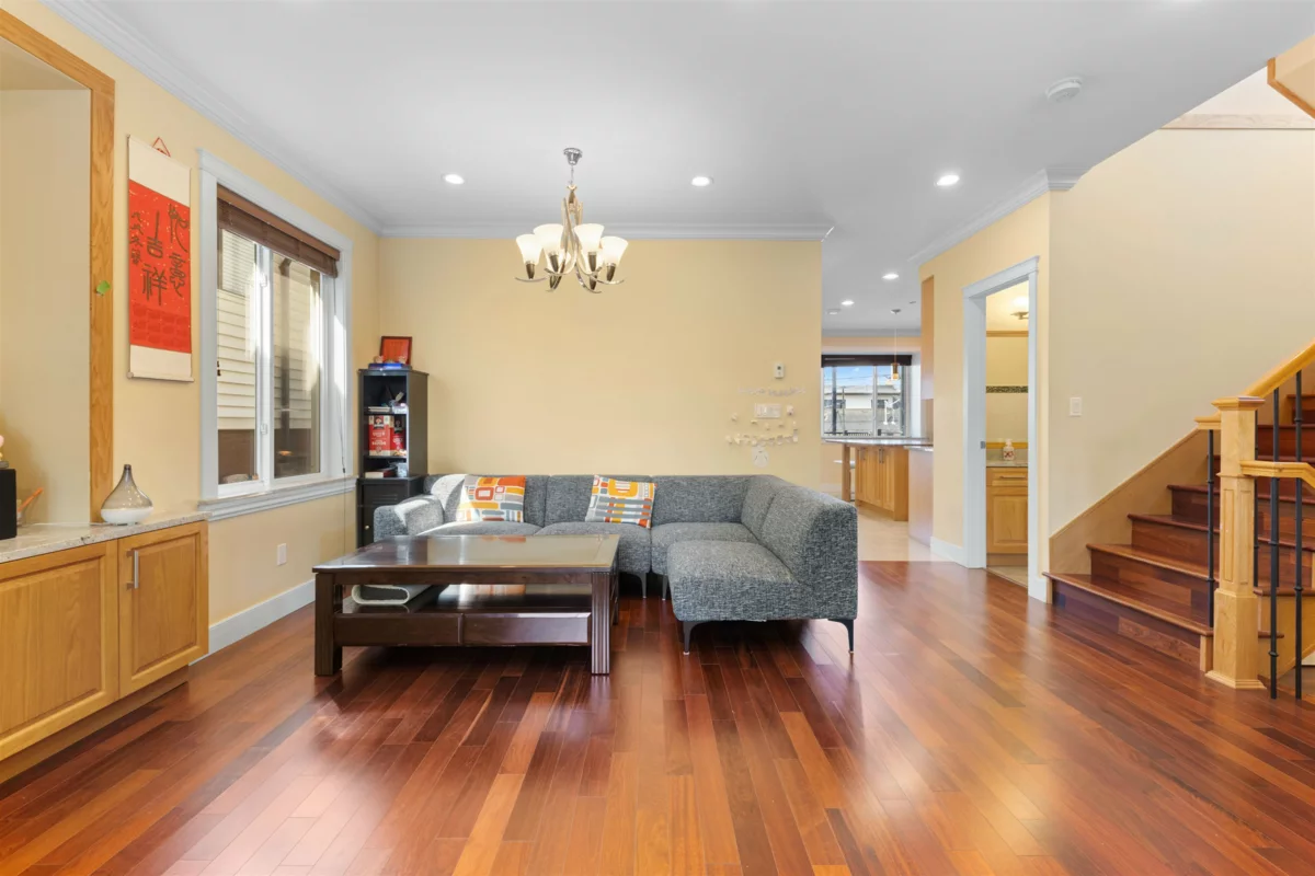 Family Room Photo of 3333 E 28th Avenue, Vancouver, BC