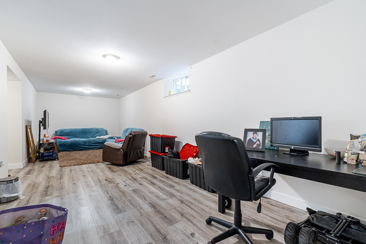 Entry Foyer Photo of 29 34332 Maclure Road, Abbotsford, BC