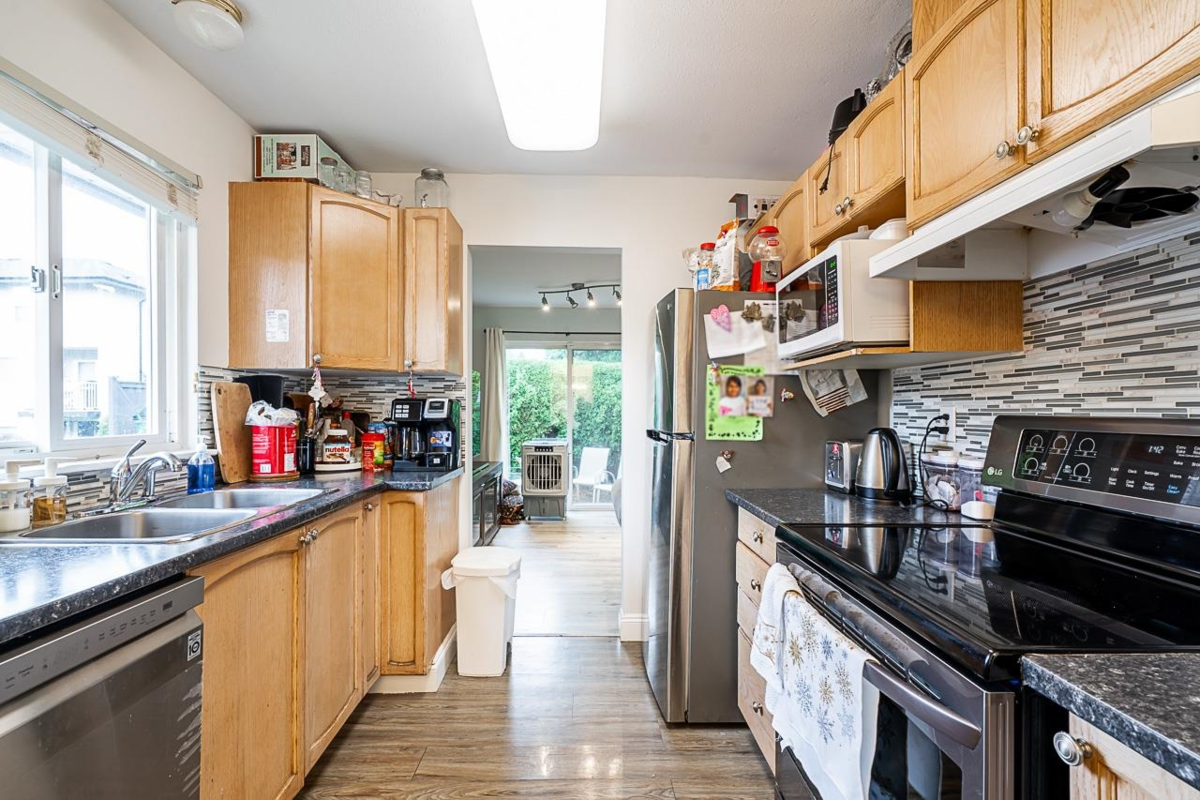 Kitchen Photo of 29 34332 Maclure Road, Abbotsford, BC