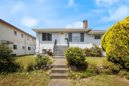 Family Room Photo of 7209 Elwell Street, Burnaby, BC