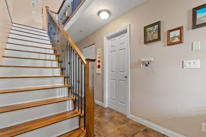 35322 Poplar Court, Abbotsford, BC, Abbotsford — Single Family Residence for sale