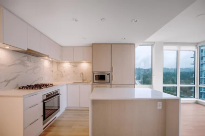 2202 1500 Fern Street, North Vancouver, BC, North Vancouver — Apartment/Condo for sale
