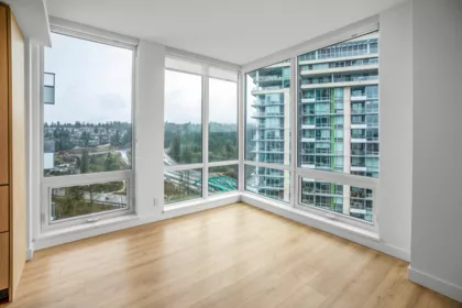 2202 1500 Fern Street, North Vancouver, BC, North Vancouver — Apartment/Condo for sale